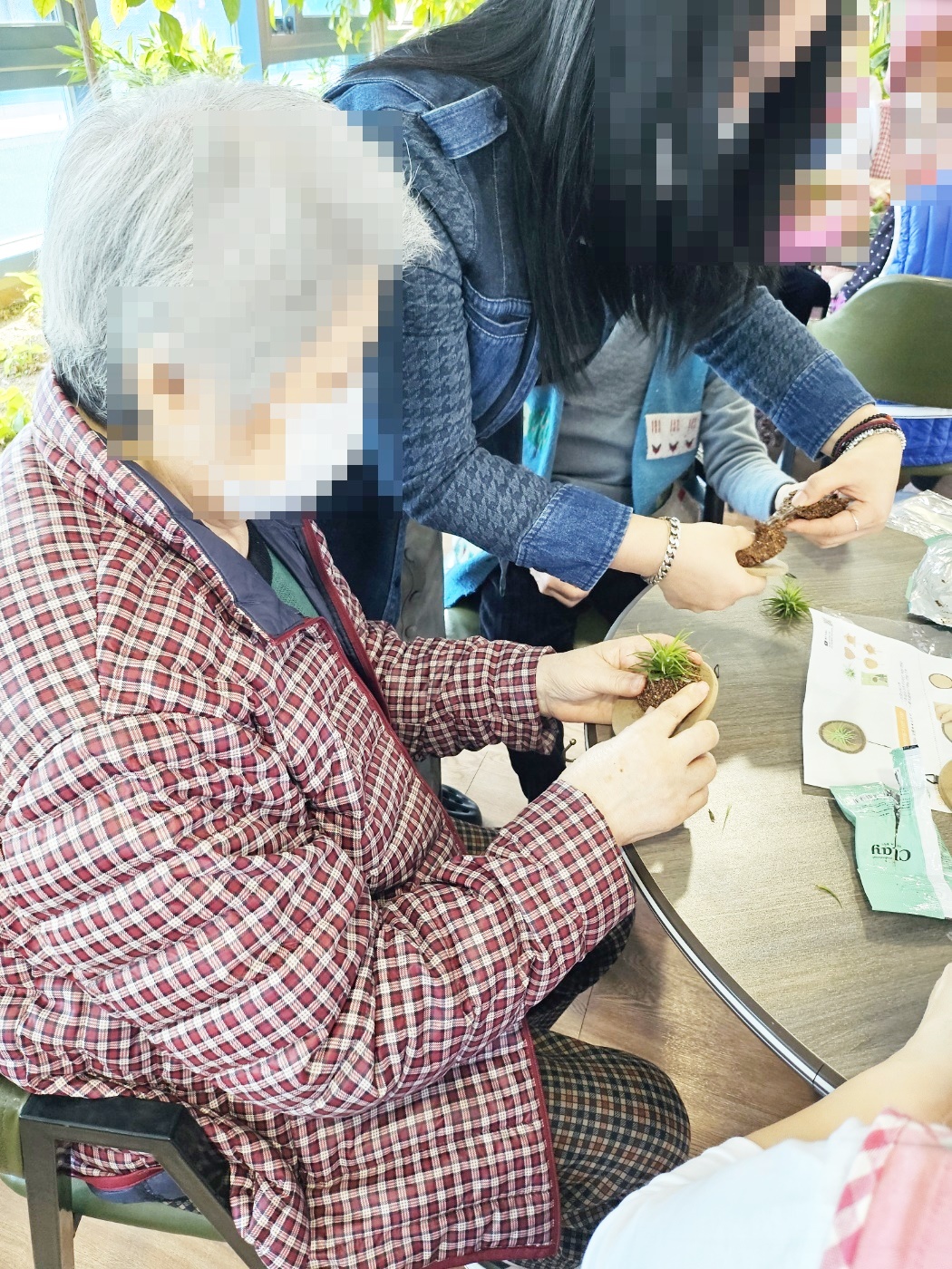 2024.04.05 식목일을 맞아 원예활동 하기 [첨부 이미지8]