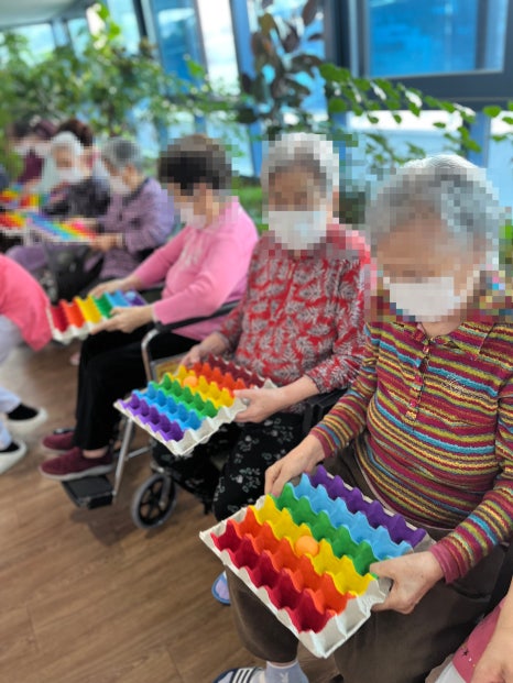 2025.05.15 " 알록달록 탁구공 놀이 " [첨부 이미지4]