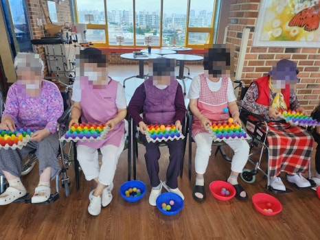 2025.05.15 " 알록달록 탁구공 놀이 " [첨부 이미지5]