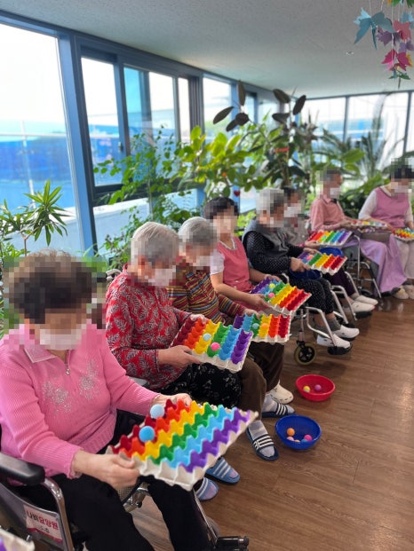 2025.05.15 " 알록달록 탁구공 놀이 " [첨부 이미지6]