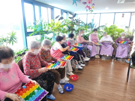 2025.05.15 " 알록달록 탁구공 놀이 " [첨부 이미지7]