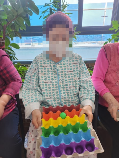 2025.05.15 " 알록달록 탁구공 놀이 " [첨부 이미지15]