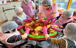 2025.11.25 “ 따뜻한 겨울 준비, 나비요양원 김장하기 프로그램 "