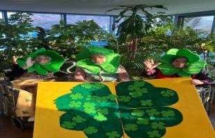 2025.11.26 “네잎클로버와 함께한 실버뮤직, 어르신들의 행복한 하루”